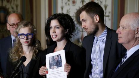 Надя Толоконикова от Pussy Riot инкогнито у нас