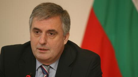 Нивото на пенсиите да не зависи от икономиката, иска Ивайло Калфин