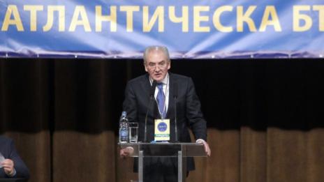 Никой не може да спре регистрацията на ДОСТ, смята Лютви Местан