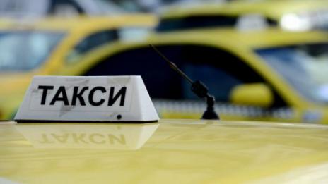 Таксиметрови шофьори искат данък 300 лв.