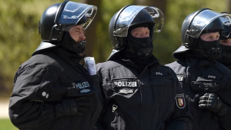 Германските федерални полицаи ще носят камери от средата на месец