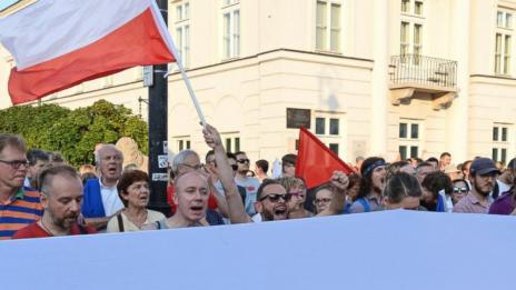 Хиляди поляци отново излязоха по улиците на протест  