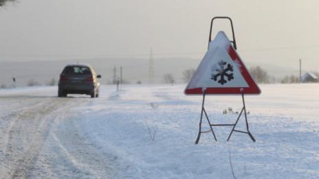 Пътищата в Силистренско са заснежени и има заледявания