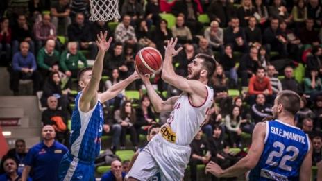 България показа характер, победи Босна и запази надежда