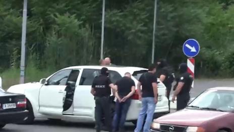 Зрелищни арести: 10 са задържани при акцията на ГДБОП и полицията в Бургас (СНИМКИ)