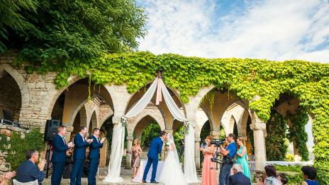 Български ритуали навлизат при браковете на чужденци