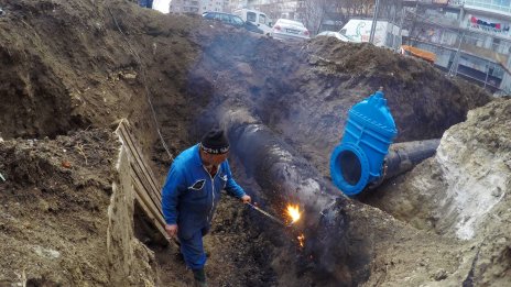Хиляди варненци остават без вода утре, 6 февруари