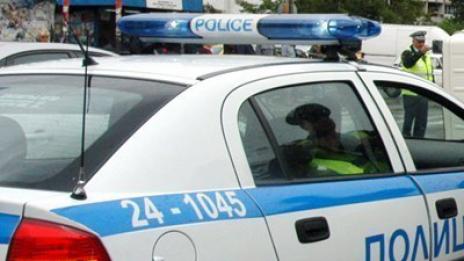 Трима братя пребиха и обраха сестра си 