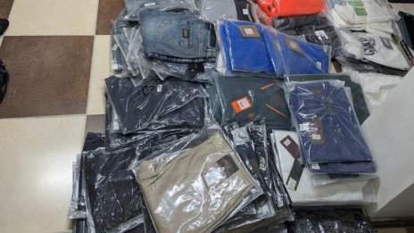 Полицията иззе спортни стоки и вейпове от магазини в Добрич