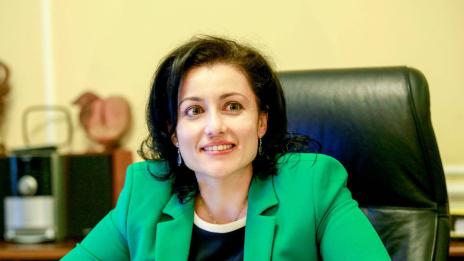 Десислава Танева от ГЕРБ роди близнаци Бебетата са момичета и са с тегло по 3 кг