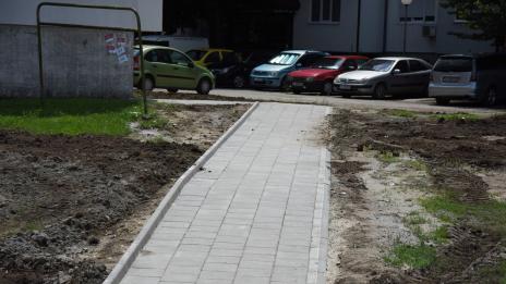 Нови пешеходни пътеки улесняват незрящите варненци