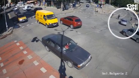 Шофьор в Хасково блъсна дете, а след това избяга