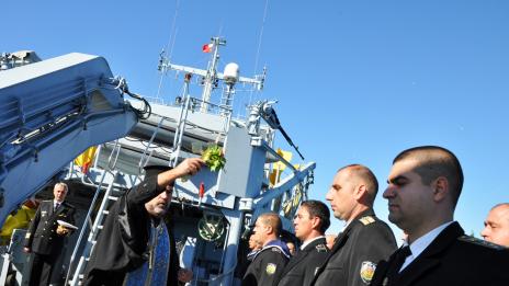 Минен ловец „Цибър“ отплава на 39-дневна мисия