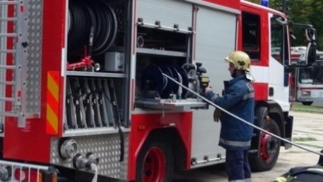Възрастно семейство пострада при пожар в дома си