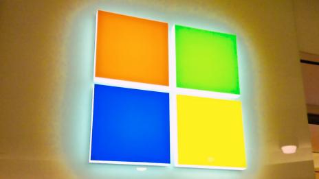 Microsoft заменя журналистите с роботи