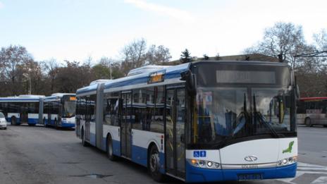 35 ученици от Спортното с безплатни карти за автобус