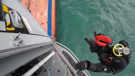 Във Варна показаха кадри от спасителната акция по евакуация на моряци от "Кайрос" (ВИДЕО)