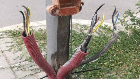 Възстановяват улично осветление след вандалски прояви във Варна