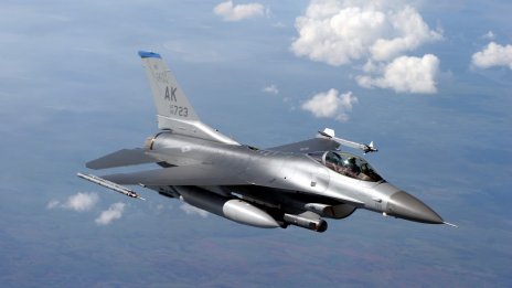 Янките бавят нашите F-16. Компенсация от $35 млн. Къде ли ще отидат?