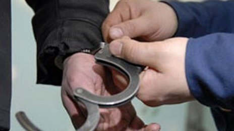 Задържаха наркопласьор при спецакция