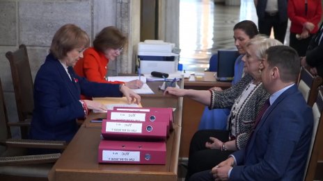 ДПС-НН след регистрацията си в ЦИК: Добре дошъл на Радев 