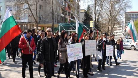 Страх от зарази изкара жителите на Харманли на нов протест срещу мигрантите