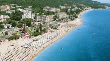 Поляци летуват на "Златни пясъци"