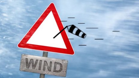 Обявиха жълт код за силен вятър във Варна