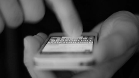 Внимание: Пак тръгнаха фалшиви SMS-и от името на „Български пощи“