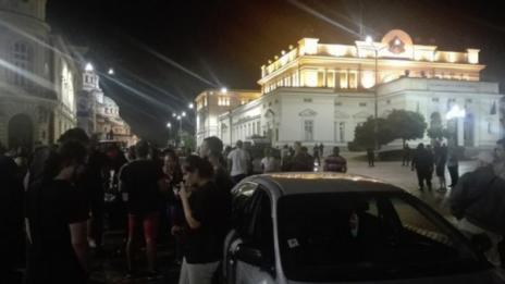 Десетки шофьори излязоха на среднощен протест заради фалита на "Олимпик"
