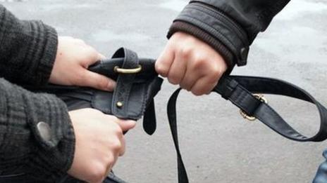 Осъдиха условно жена за опит за грабеж на спирка във Варна