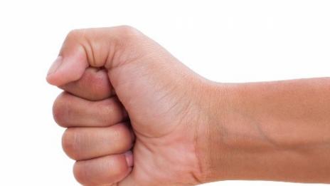 Дете е с имплант в окото след сбиване с по-голям ученик