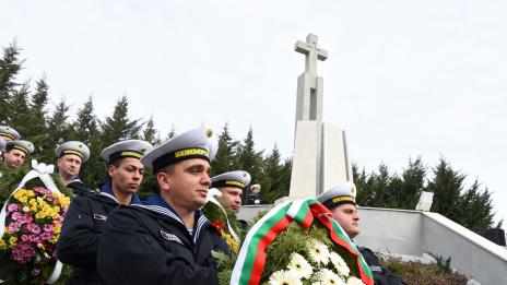 Владиславово почетe героитe на Трети март (СНИМКИ)