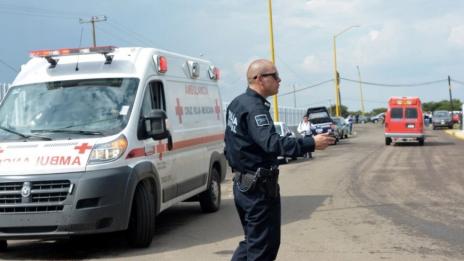 Трагедия: Надлез рухна в Мексико Сити