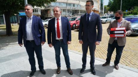 ВМРО, „Воля“ и НСФБ се регистрираха за изборите без лидерите си