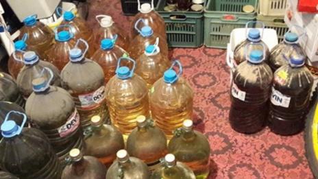 Осъдиха баба, скрила 625 л алкохол в мазе