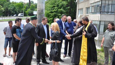 Със заупокойна молитва почетоха загиналите от потопа в “Аспарухово”