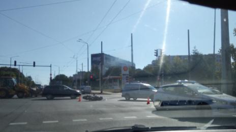 Дама с "Дачия" отнесе моторист във Варна