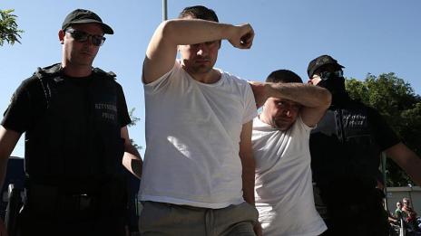 Гръцки съд разреши връщането на трима военни в Турция  