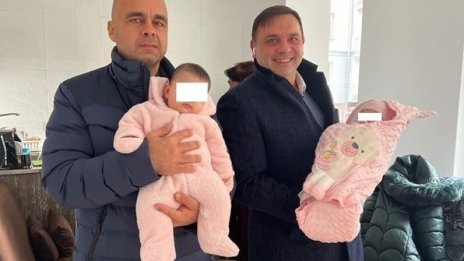 Смачкаха сърцето ми и го изхвърлиха... Майчин зов за разменените бебета