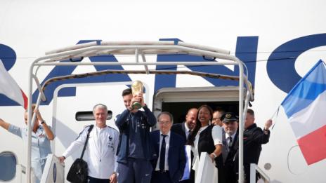 Големите герои се прибраха у дома и бяха посрещнати шампионски 