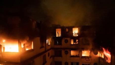 Расте броят на загиналите при пожара в Париж