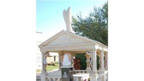 Разбиват ромски гробници за злато и пари