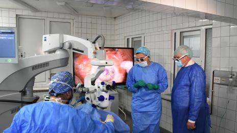 Очната болница във Варна се сдоби със супермодерен 3D микроскоп