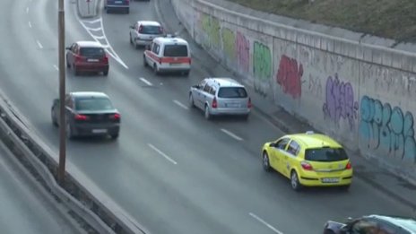 Караме с галошите и… Колата, погубила детето на "Тракия", с гуми на 15 г.!