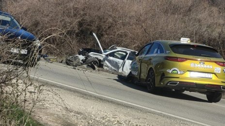 Потрошена варненка при катастрофа към таксиджия: Защо си гледаше колата, а не ми помогна?