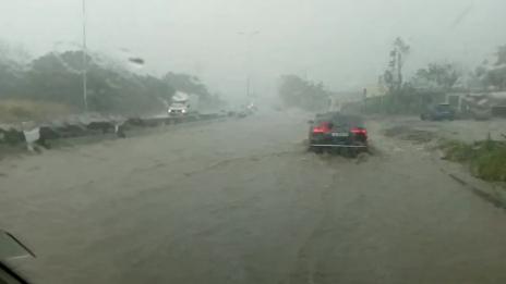 Библейски воден тайфун парализира Бургас