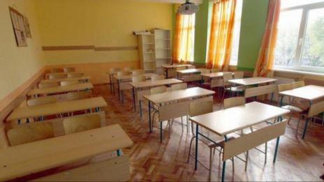 Удължиха ваканцията и за децата от училището в "Галата"