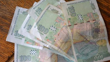 48-годишна даде 6 800 лева на измамници