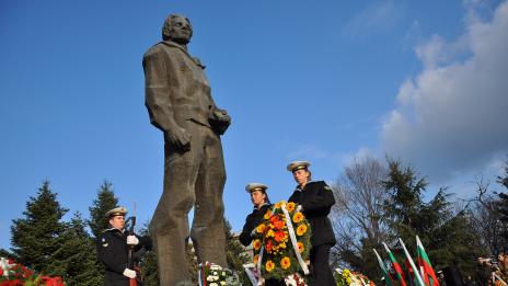 107 - та годишнина от рождението на Никола Вапцаров отбеляза Военноморското училище